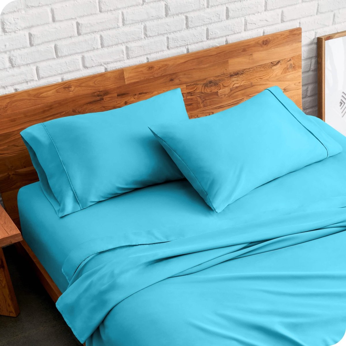 Matching sheets and pillowcases on a bed