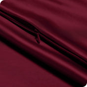 Close up of the zipper closure