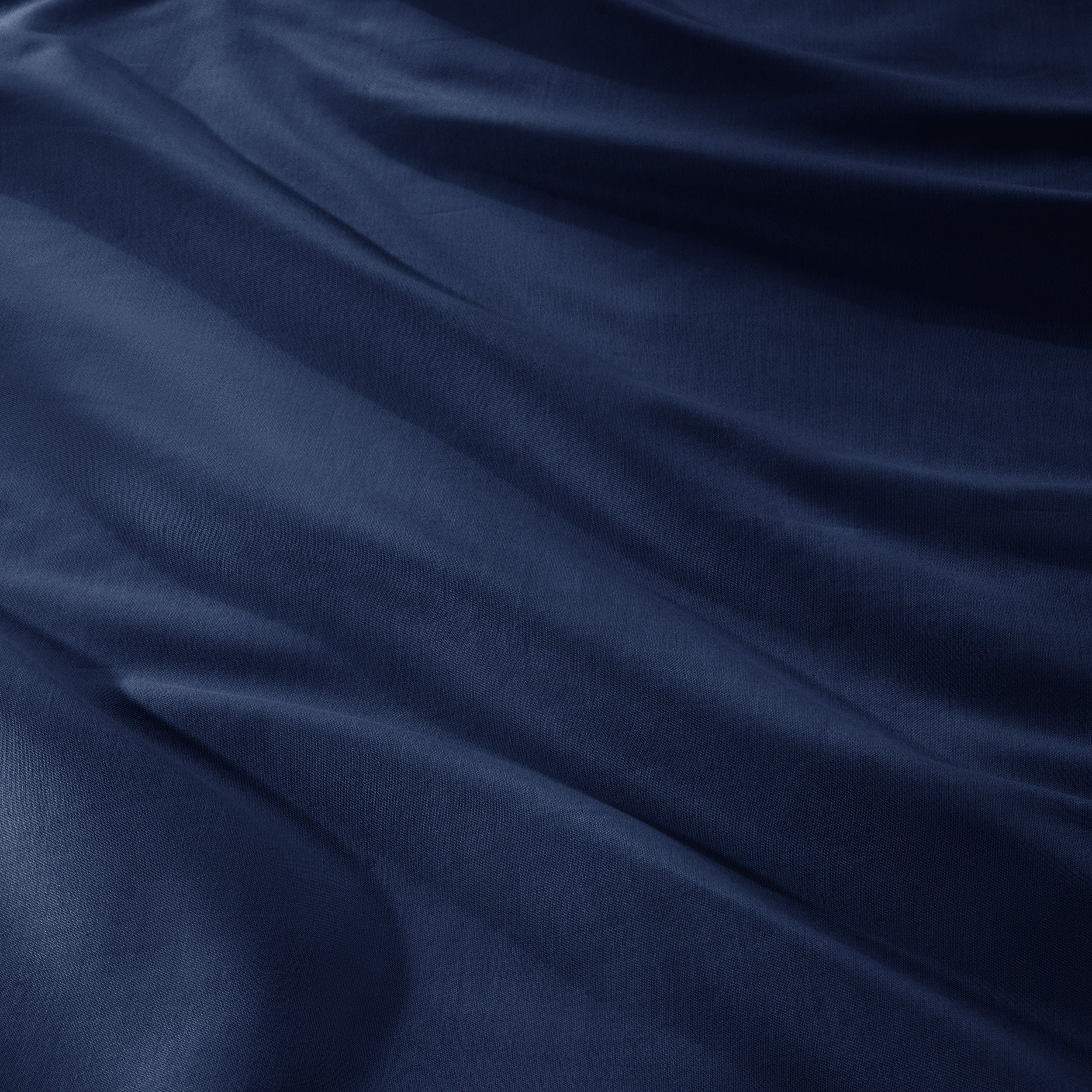Close up of the sateen fitted sheet material
