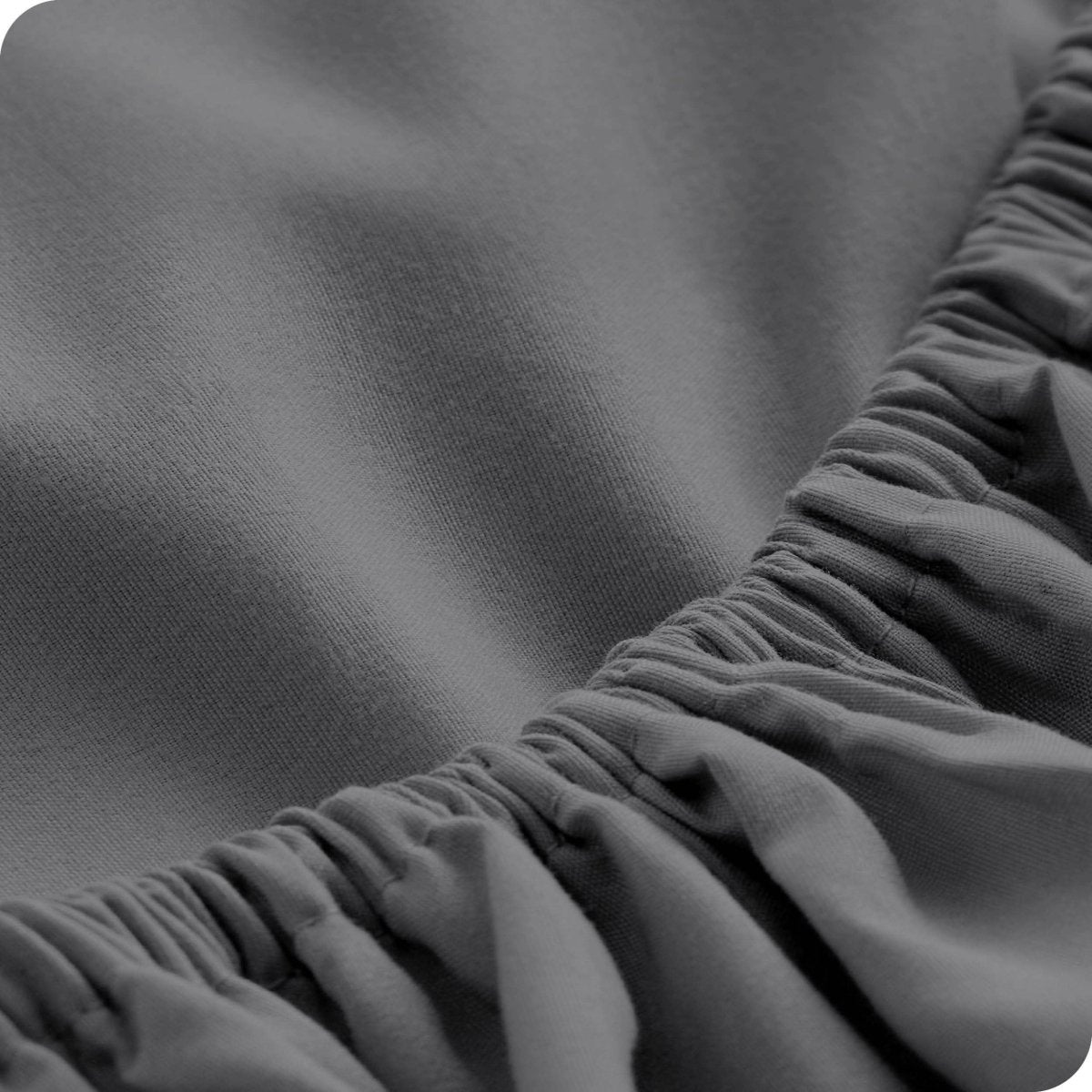 Close up of the all around elastic on the fitted sheet