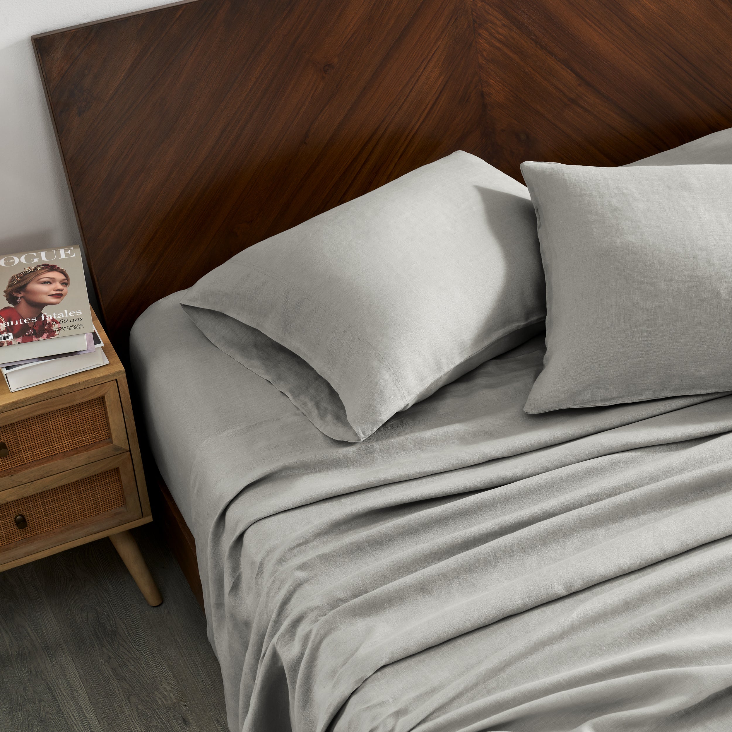 Images Extended Content Linen Sheet Set