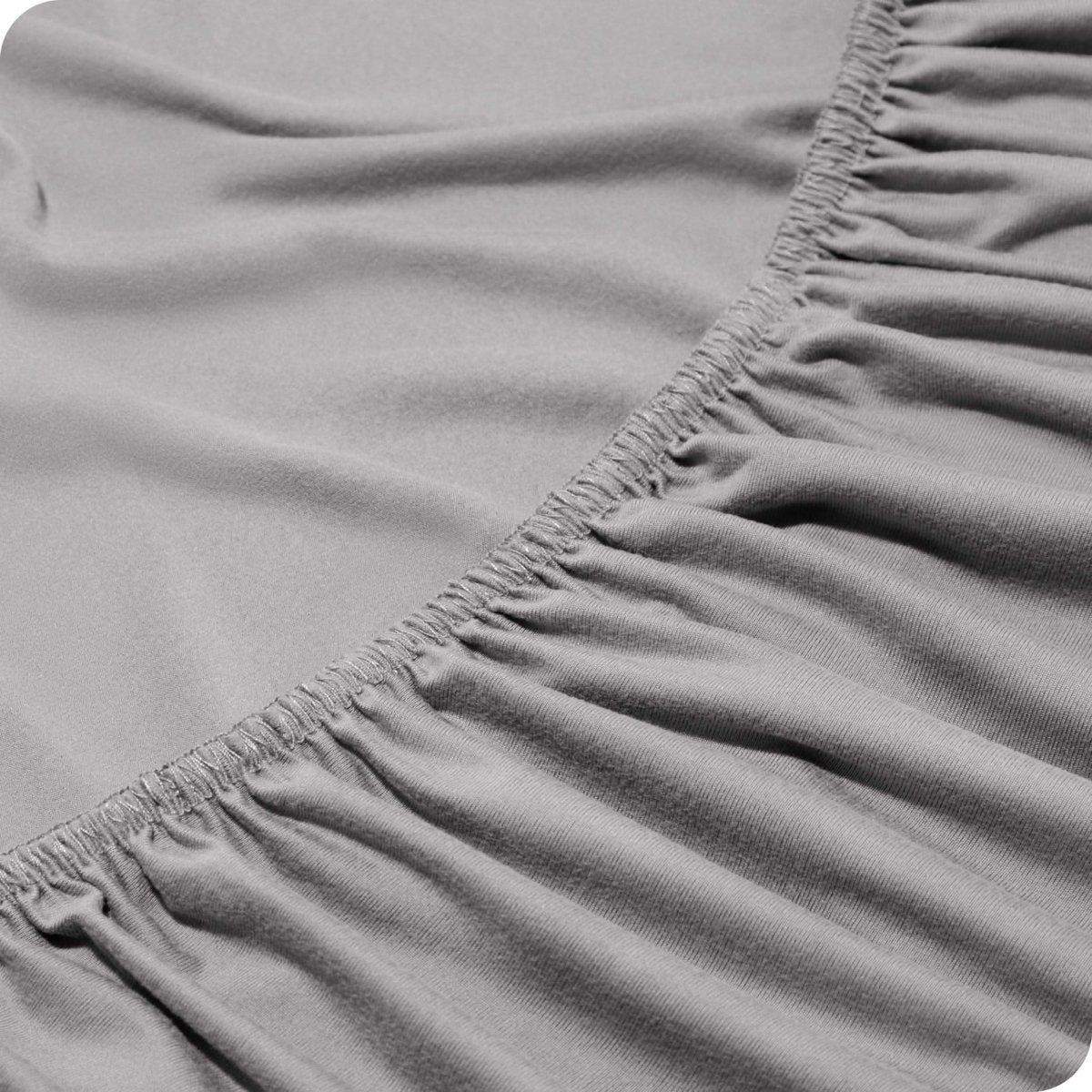 Close up of a fully elasticized fitted sheet