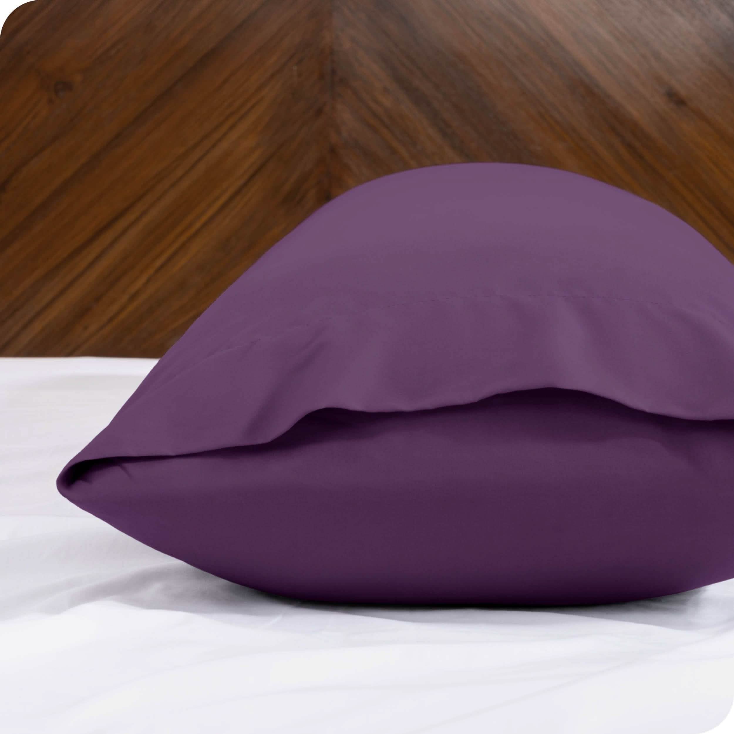 Close up of the envelope closure on a body pillowcase