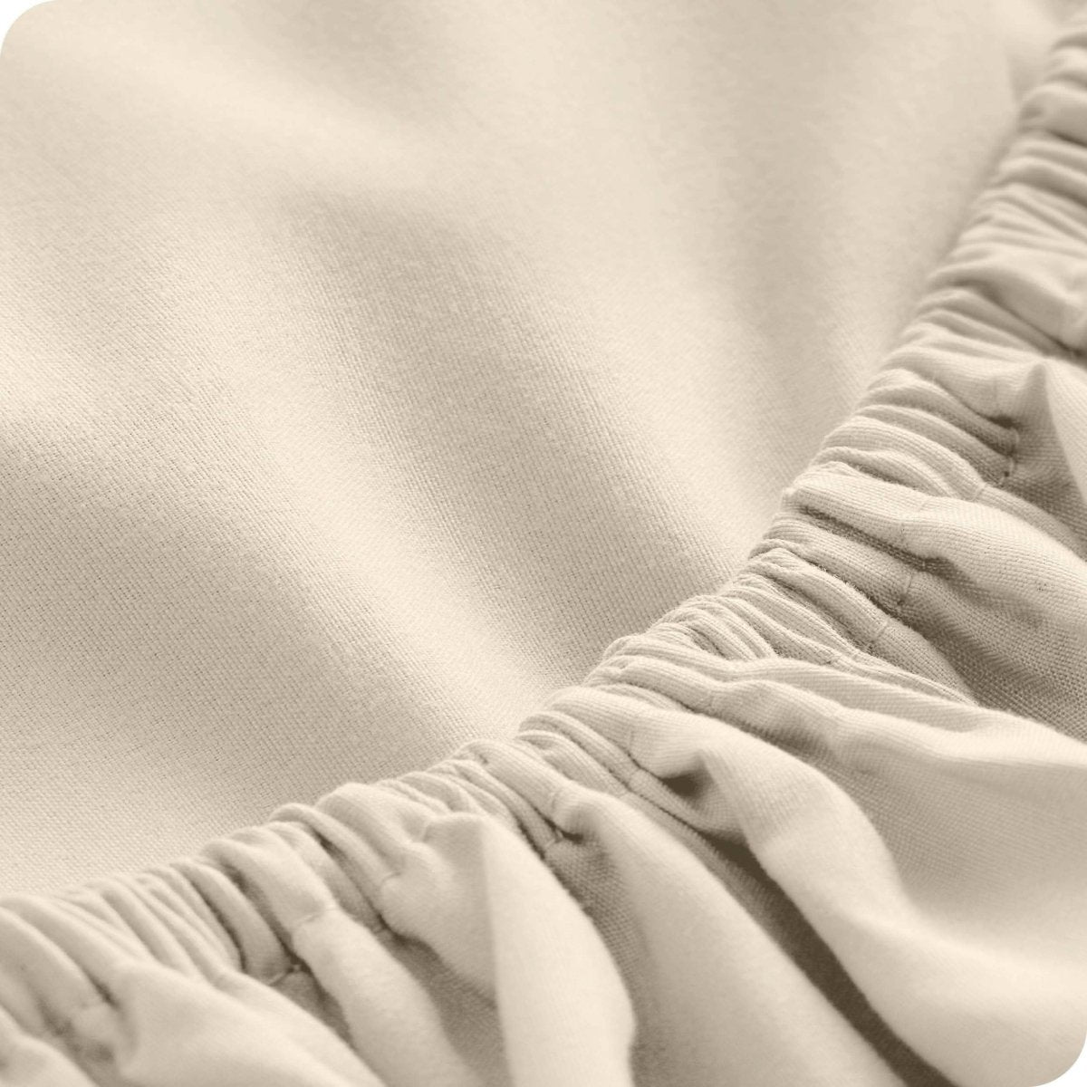 Close up of the all around elastic on the fitted sheet