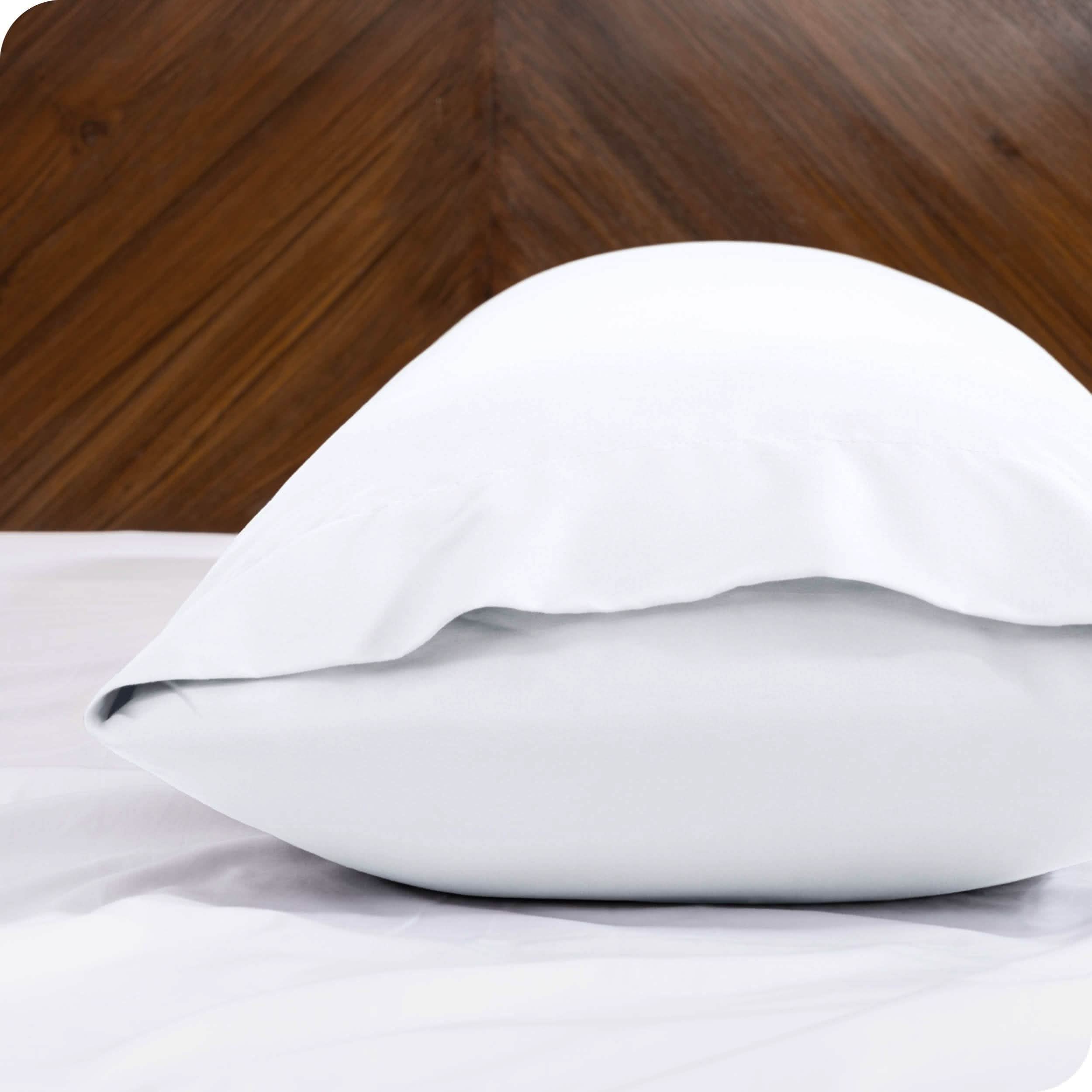 Close up of the envelope closure on a body pillowcase