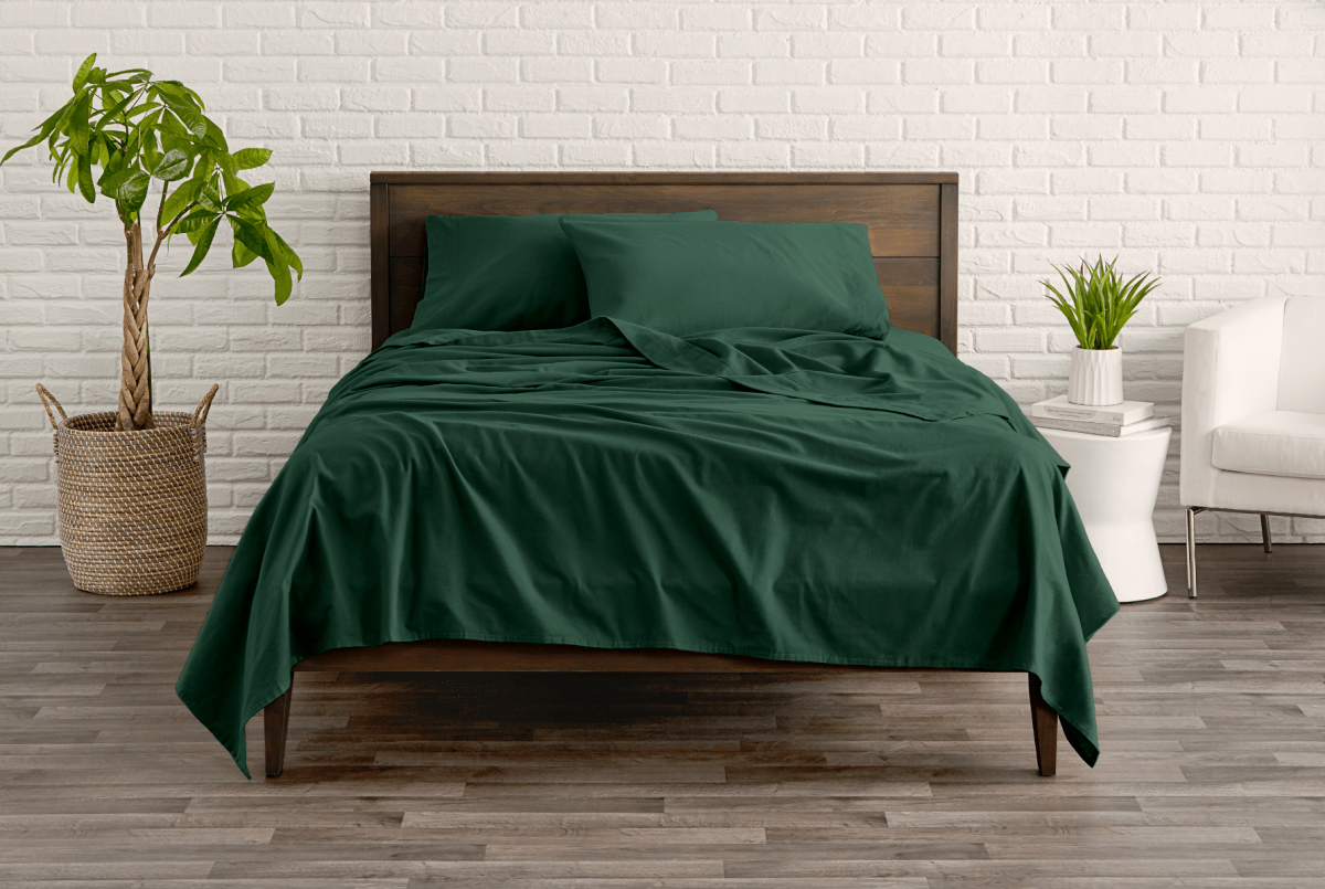 How Do Microfiber Sheets Compare to Flannel Sheets? A Complete Bedding Guide