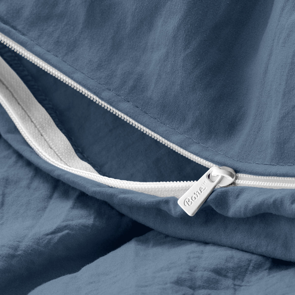 Close-up of the zipper closure on the duvet cover