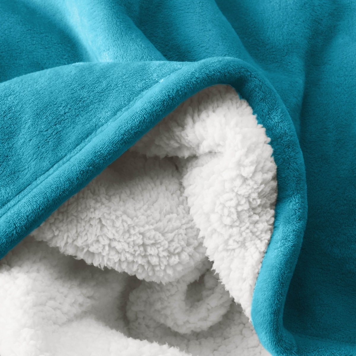 Close up of both sides of a sherpa blanket