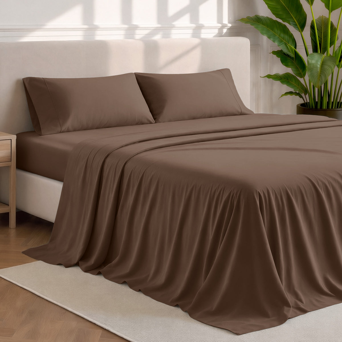 Microfiber sheets and pillowcases in a bedroom stetting