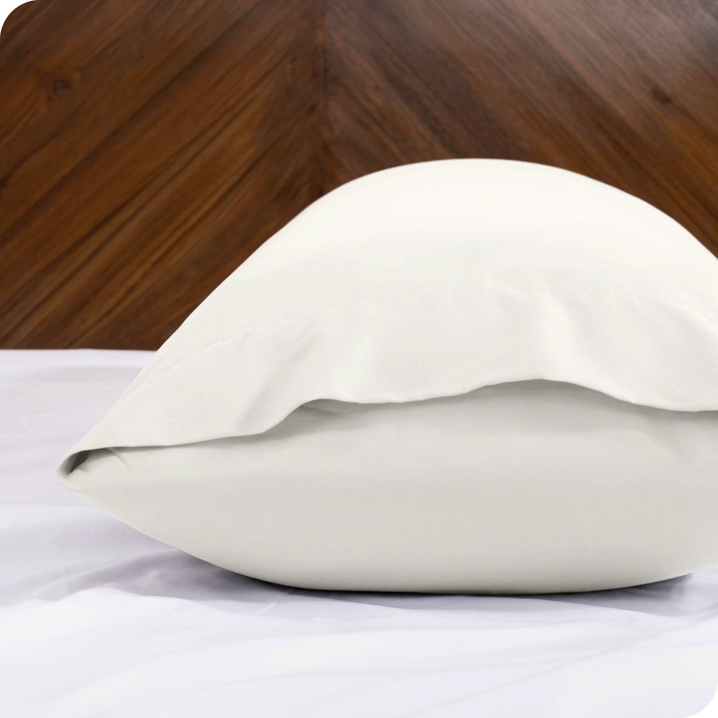 Close up of the envelope closure on a body pillowcase