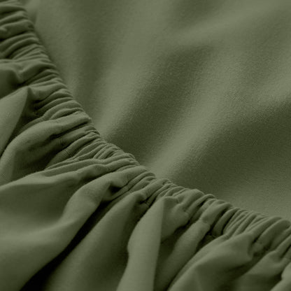 Close-up of fitted sheet with all around elastic