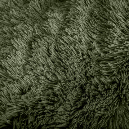 Close up of the shaggy faux fur blanket