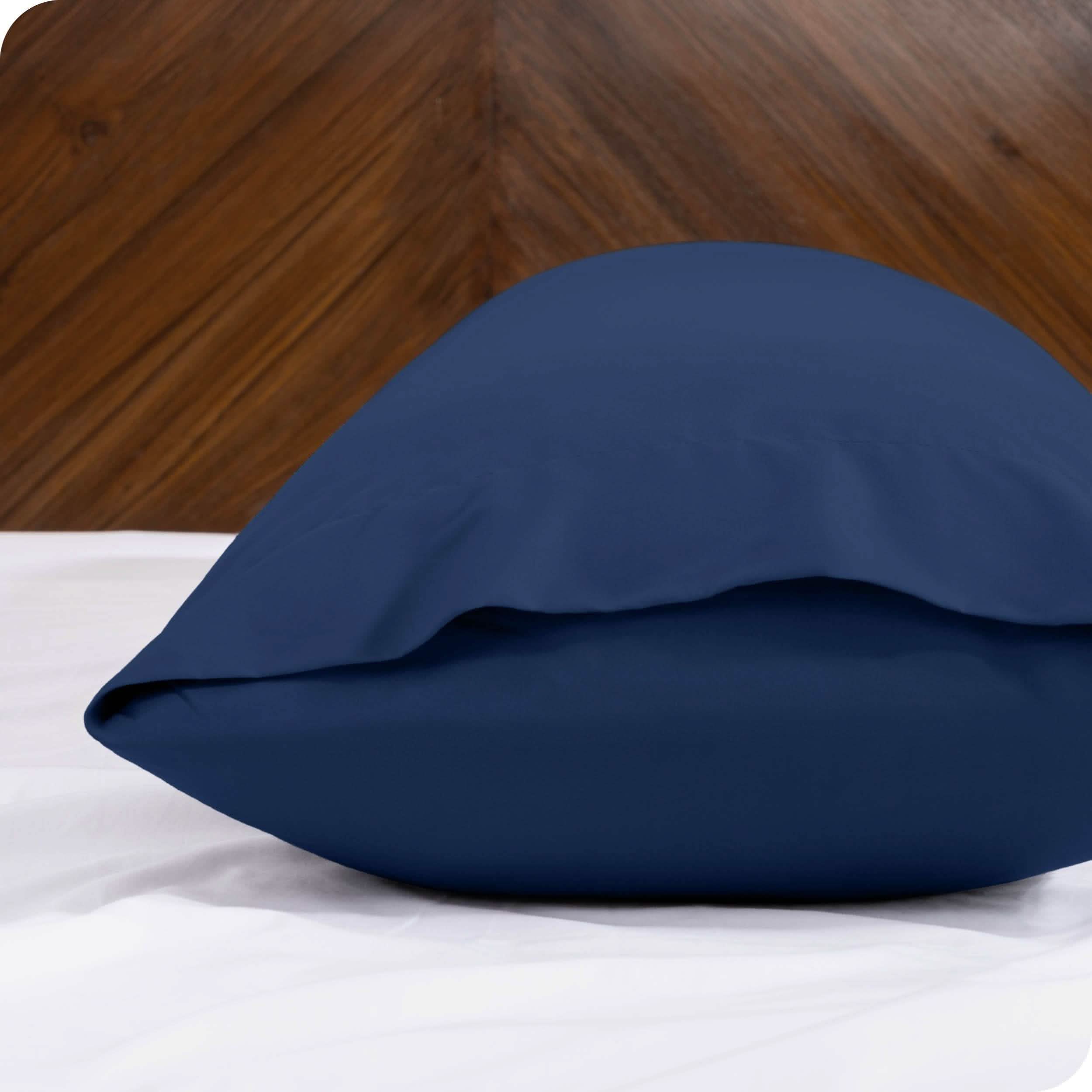 Close up of the envelope closure on a body pillowcase