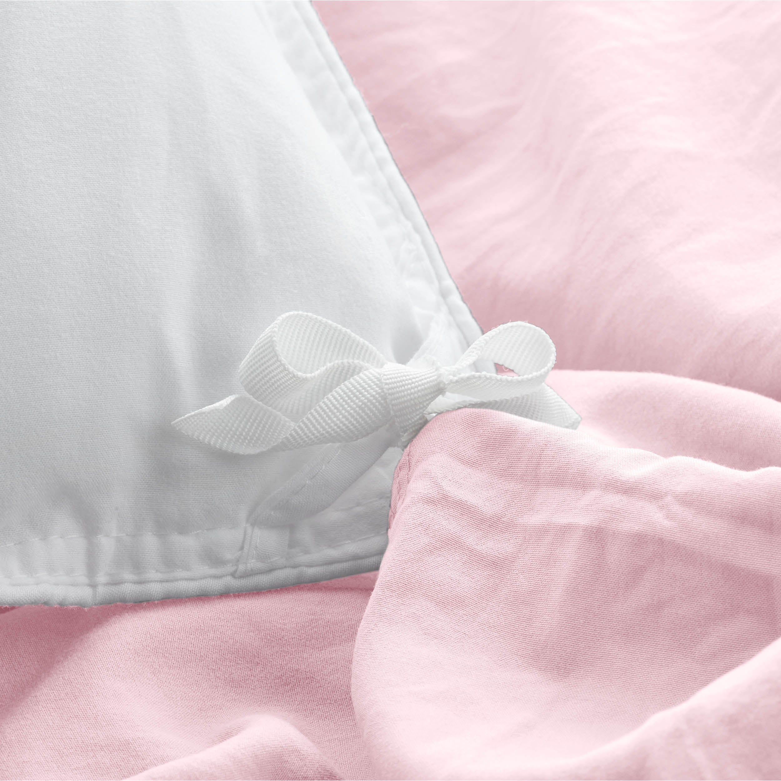 Close up of the duvet cover ties