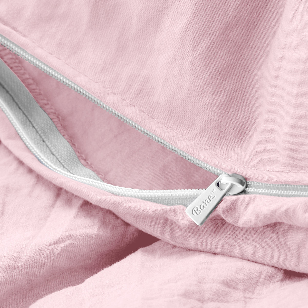 Close-up of the zipper closure on the duvet cover