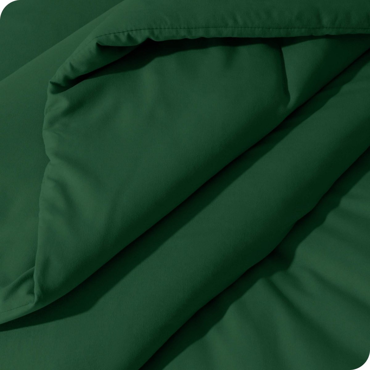 Close up of the track stitch comforter set