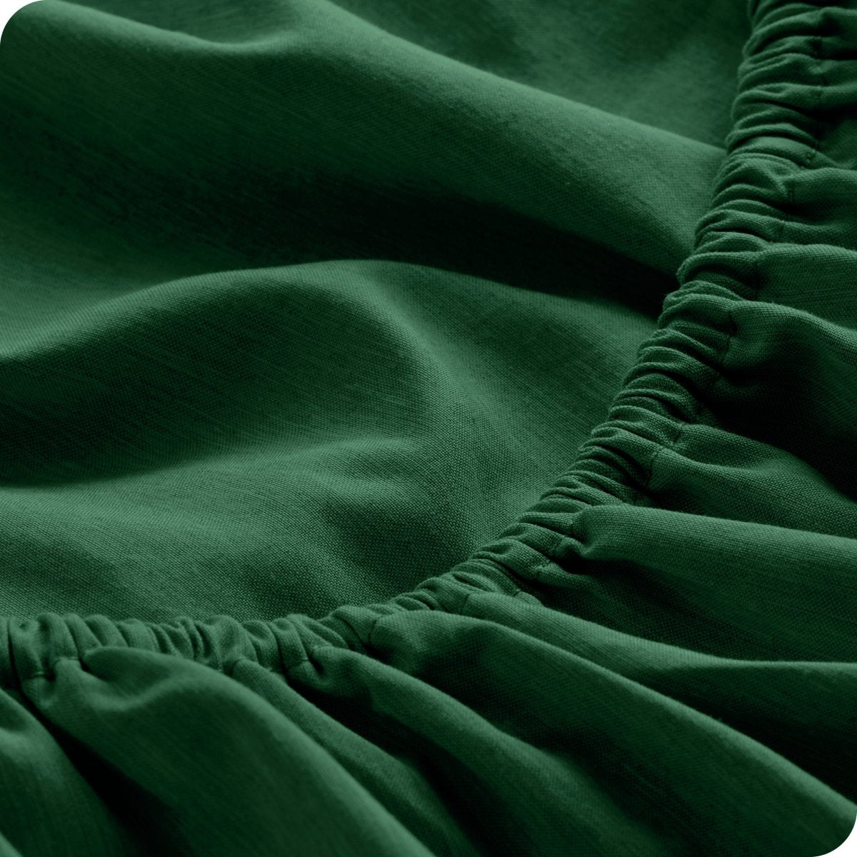 Close-up of fitted sheet with elastic edge