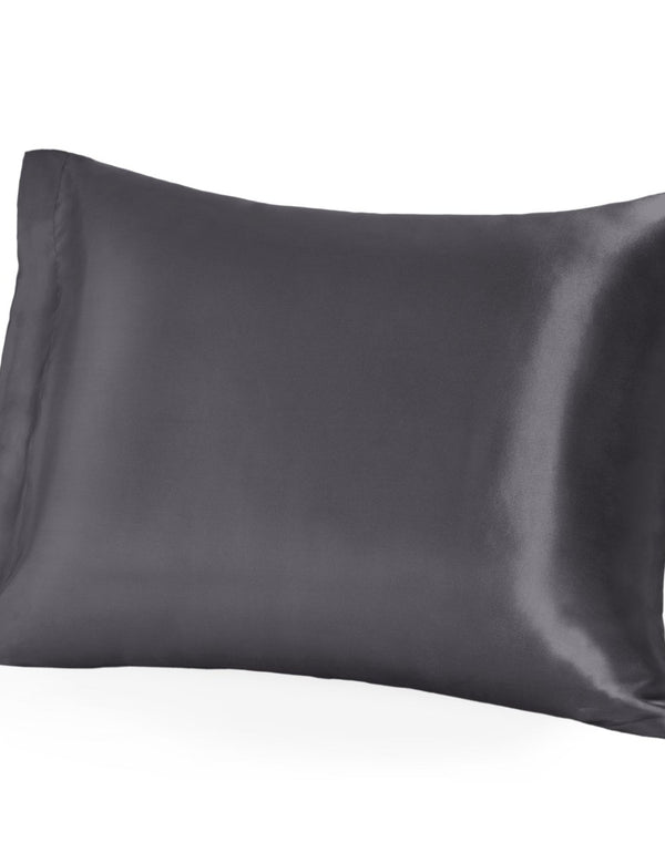 A single mulberry silk pillowcase