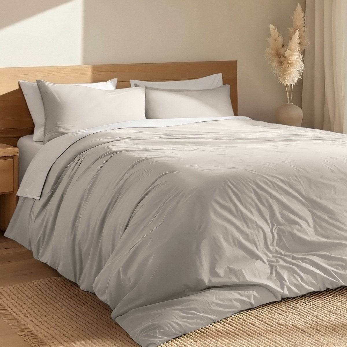 A bedroom with percale bedding