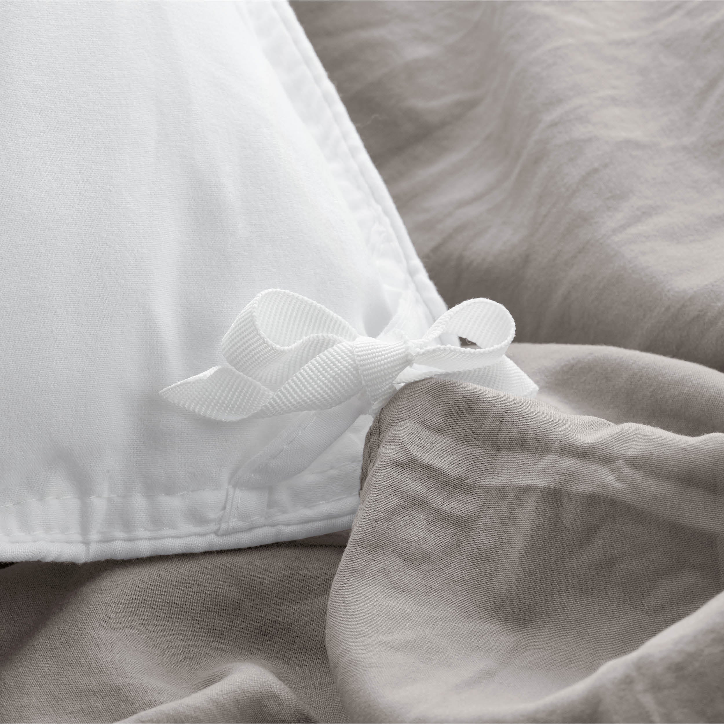 Close up of the duvet cover ties