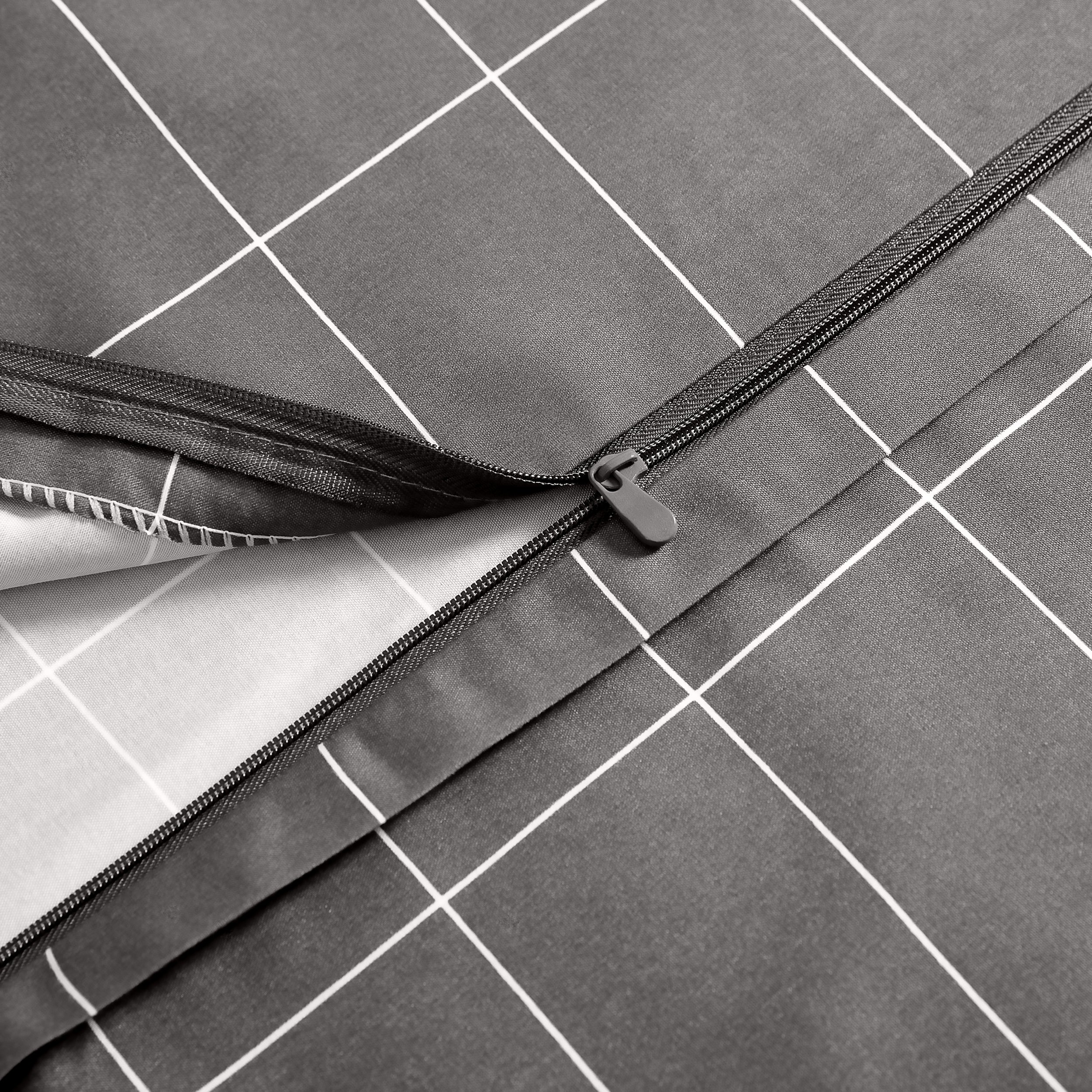 Close-up of a zipper on a duvet cover