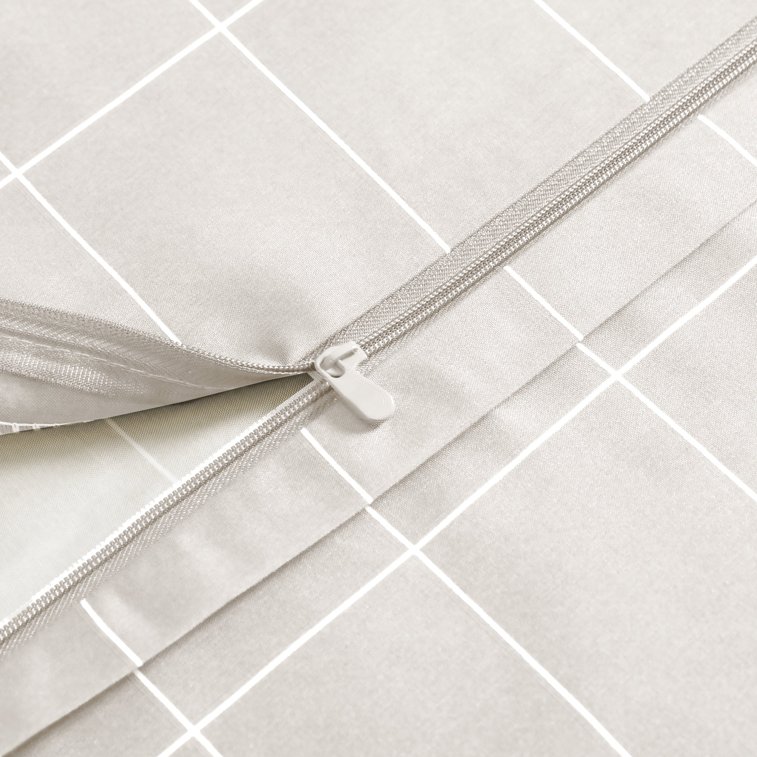 Close-up of a zipper on a duvet cover