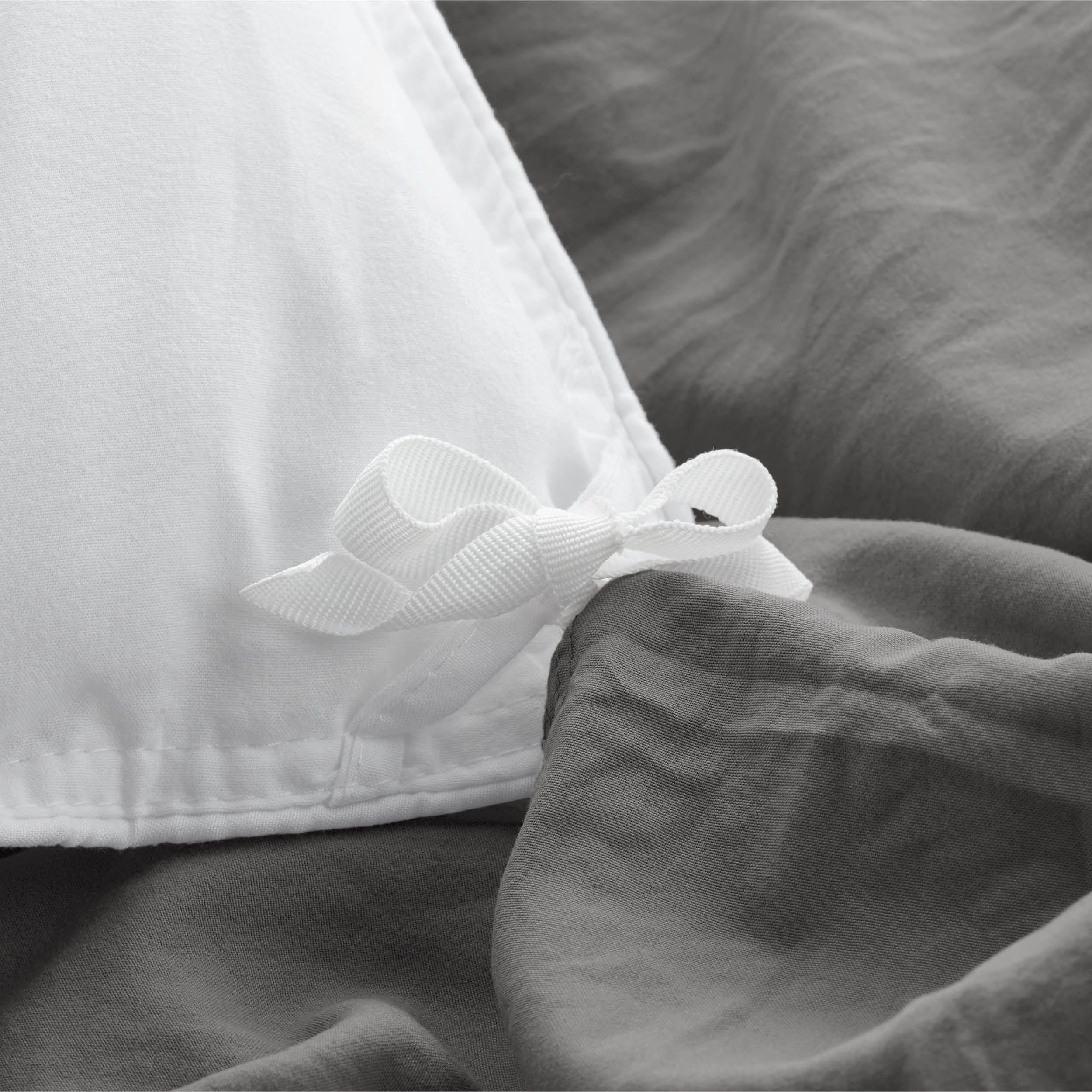 Close up of the duvet cover ties