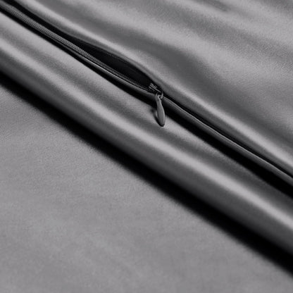 Close-up of a zipper closure on the satin pillowcase