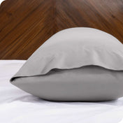 Close up of the envelope closure on a body pillowcase