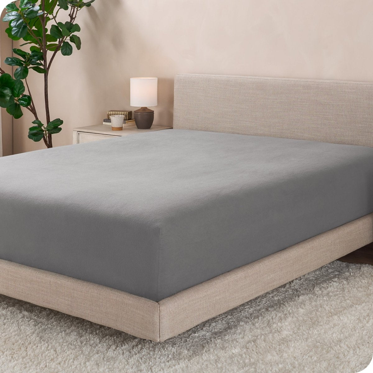 A single fleece fitted sheet on a bed