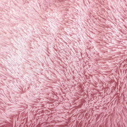 Close up of the shaggy faux fur blanket