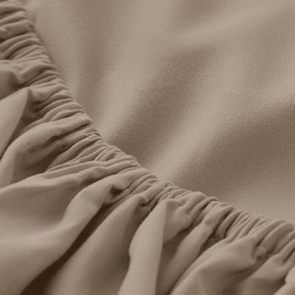 Close-up of fitted sheet with all around elastic