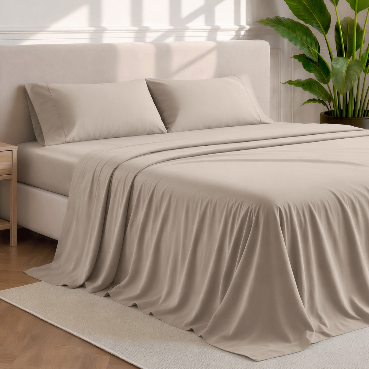 Microfiber sheets and pillowcases in a bedroom stetting