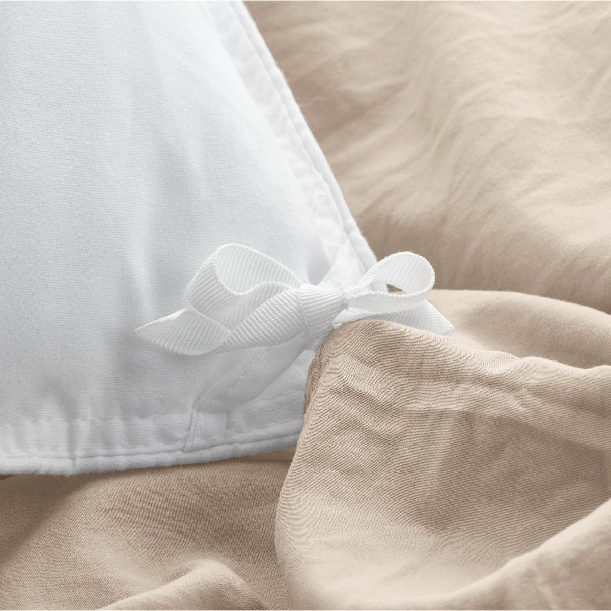 Close up of the duvet cover ties