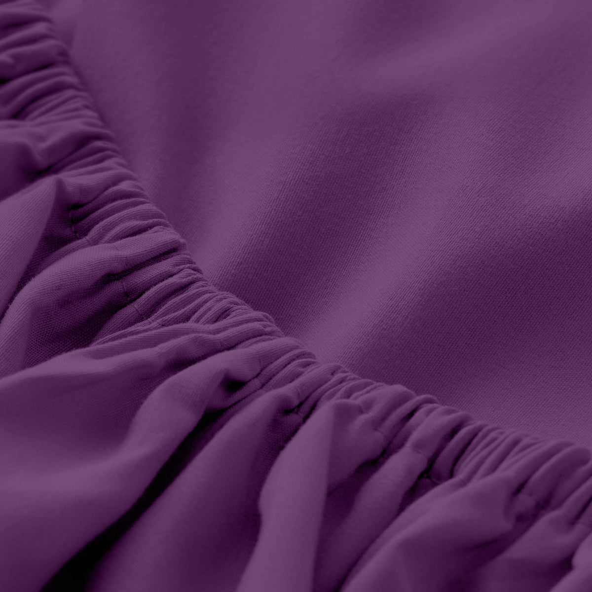 Close-up of fitted sheet with all around elastic