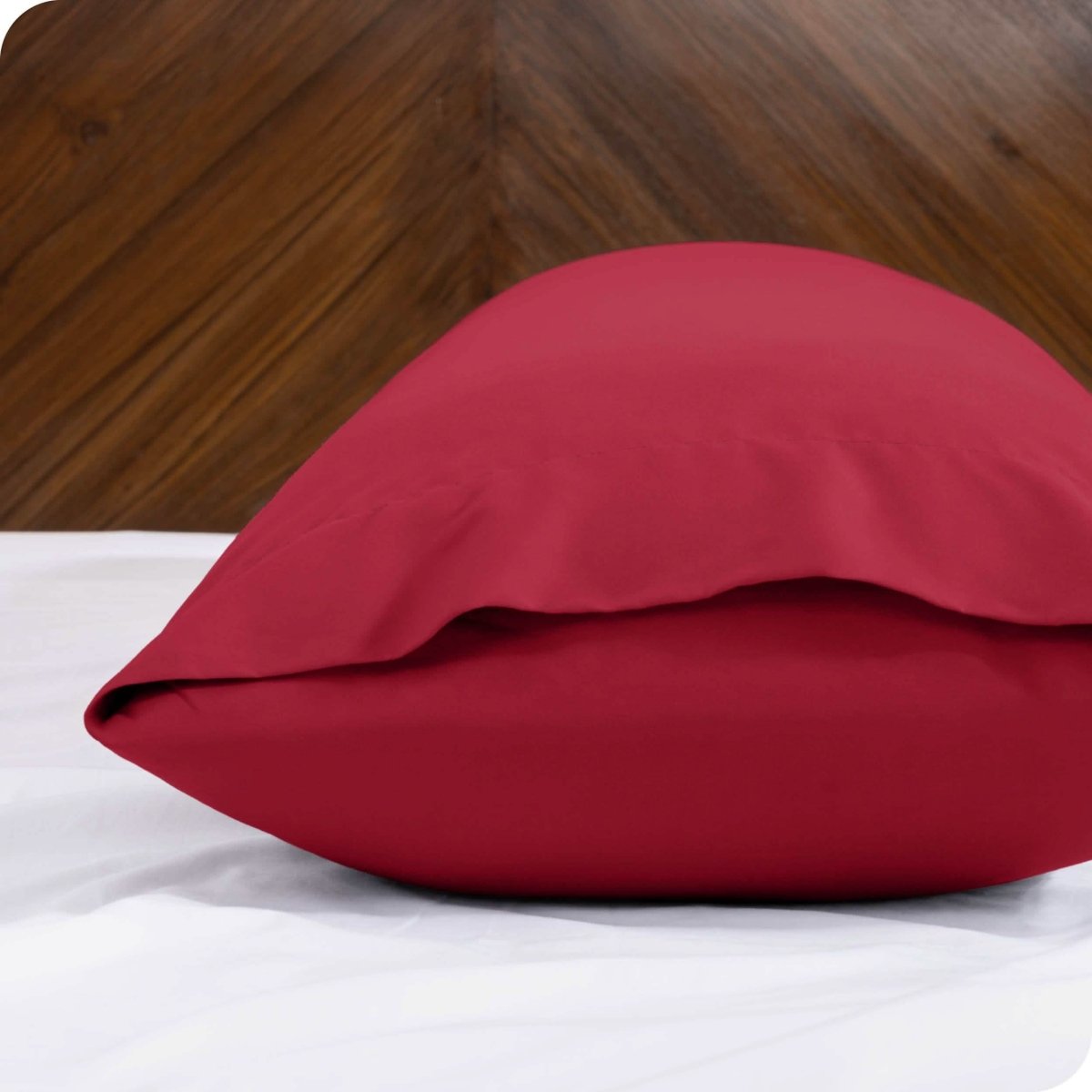Close up of the envelope closure on a body pillowcase