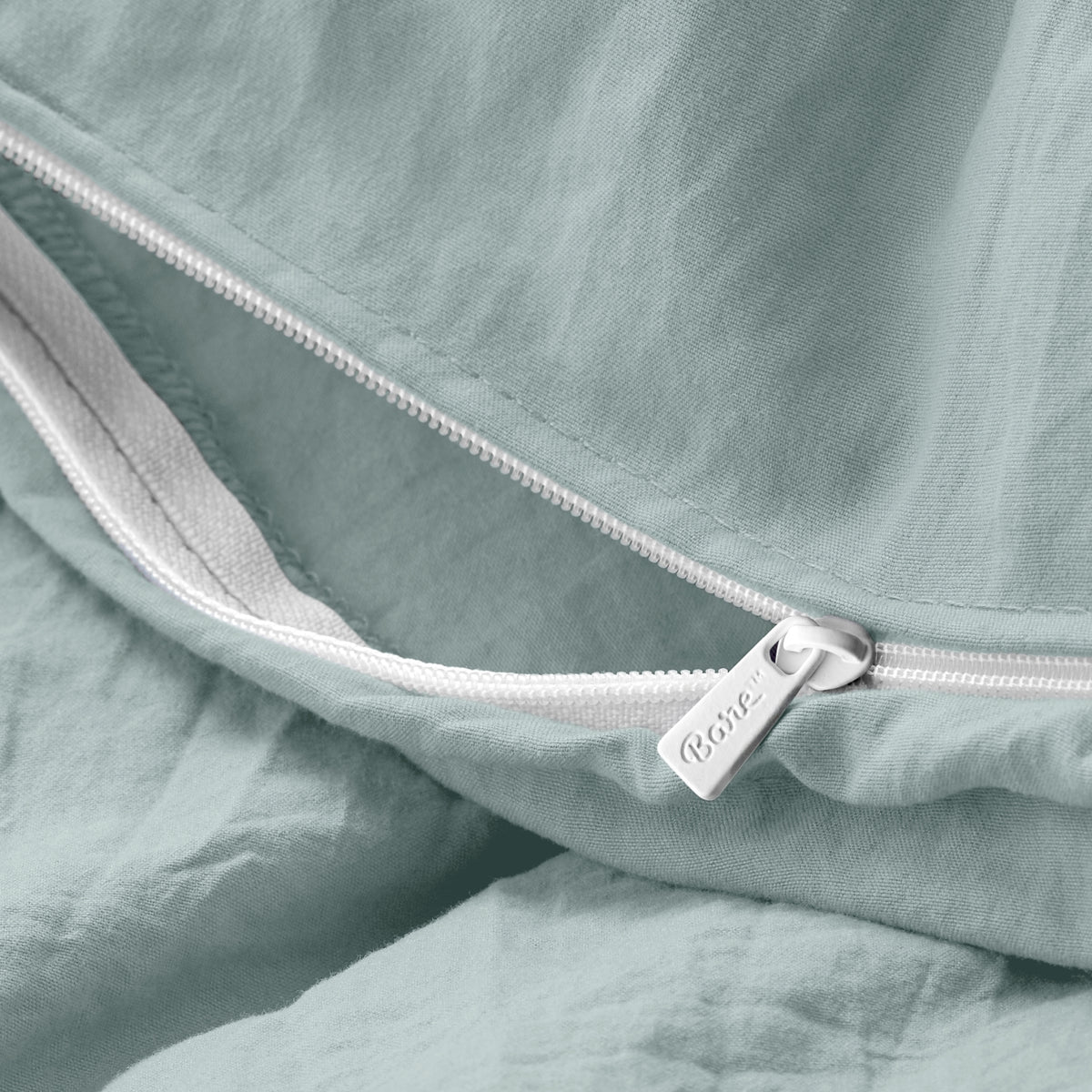 Close-up of the zipper closure on the duvet cover