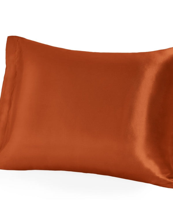 A single mulberry silk pillowcase