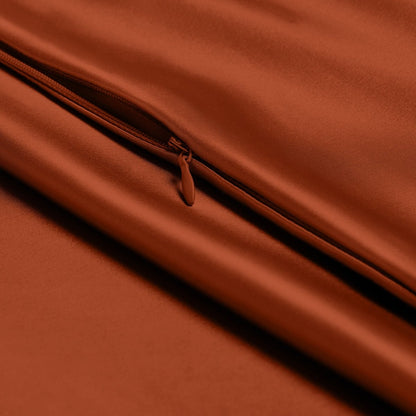 Close-up of pillowcase with envelope closure