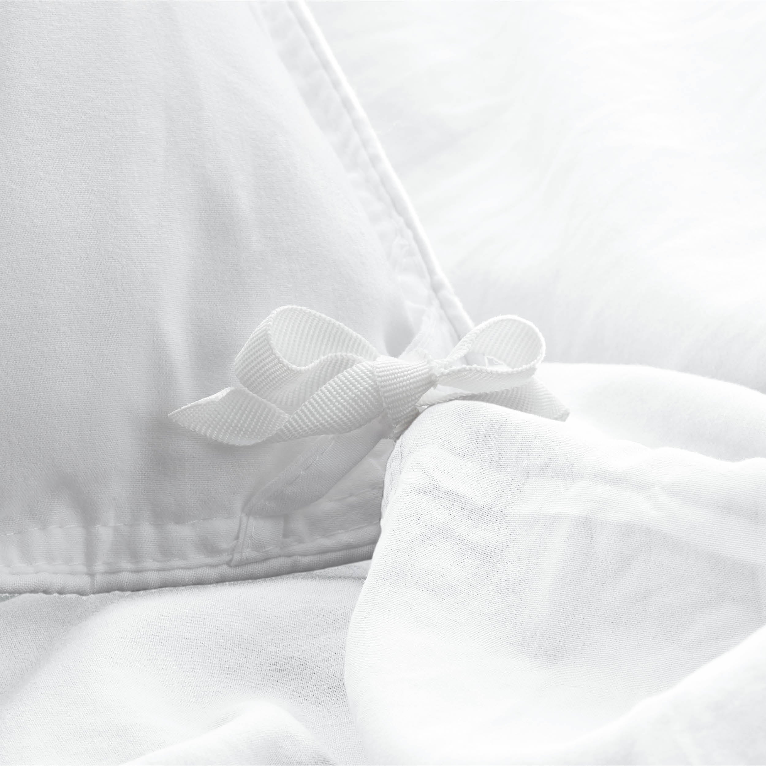 Close up of the duvet cover ties