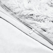 Shaggy duvet with a zipper closure