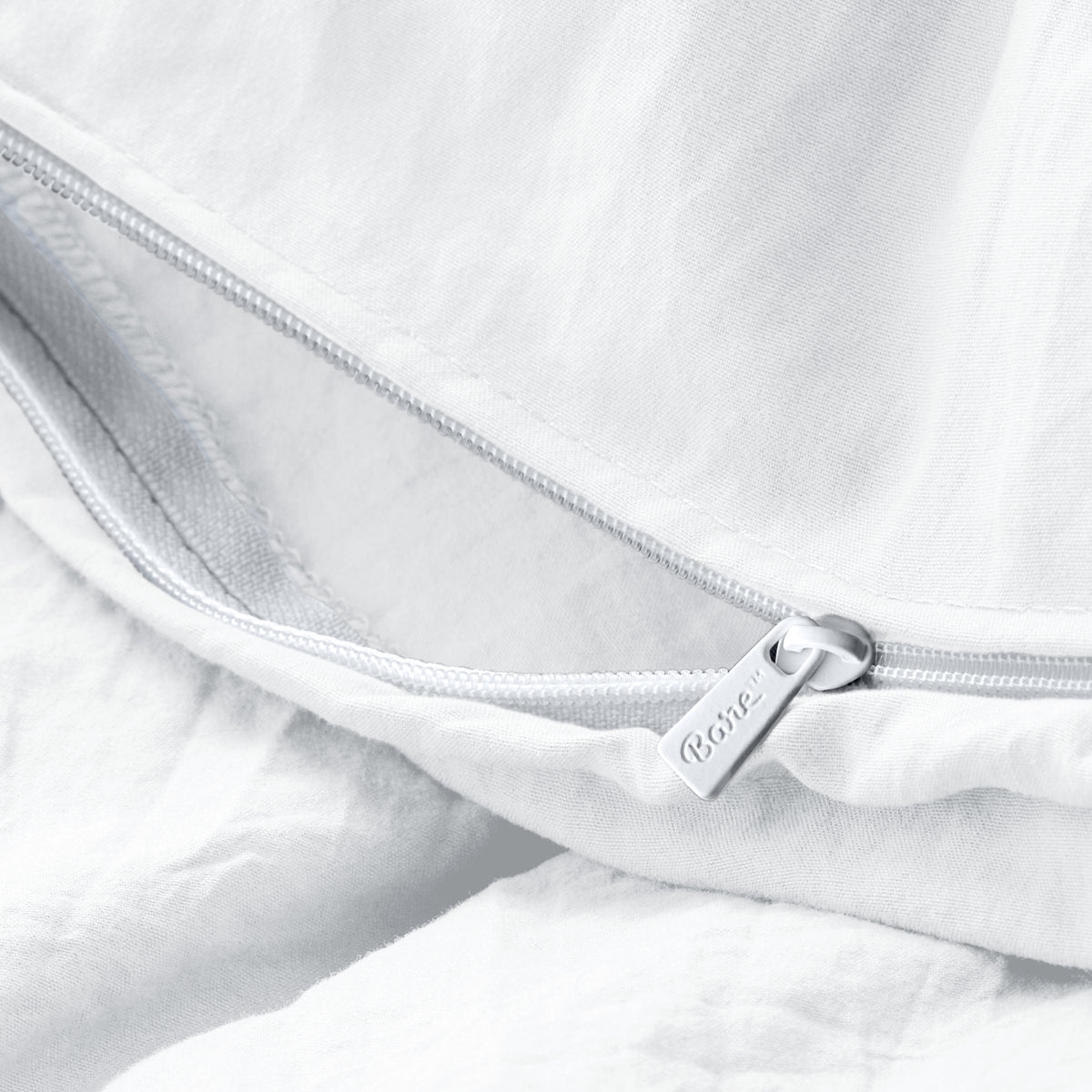 Close-up of the zipper closure on the duvet cover