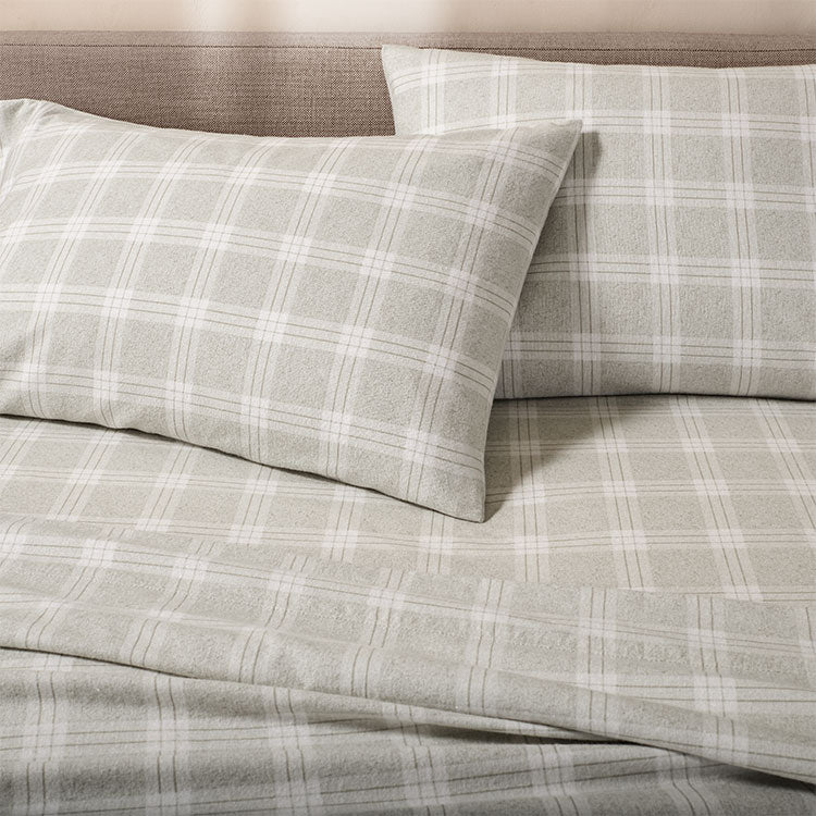 Plaid sheets showing texture
