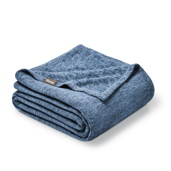Close up of the edge on the polar fleece blanket