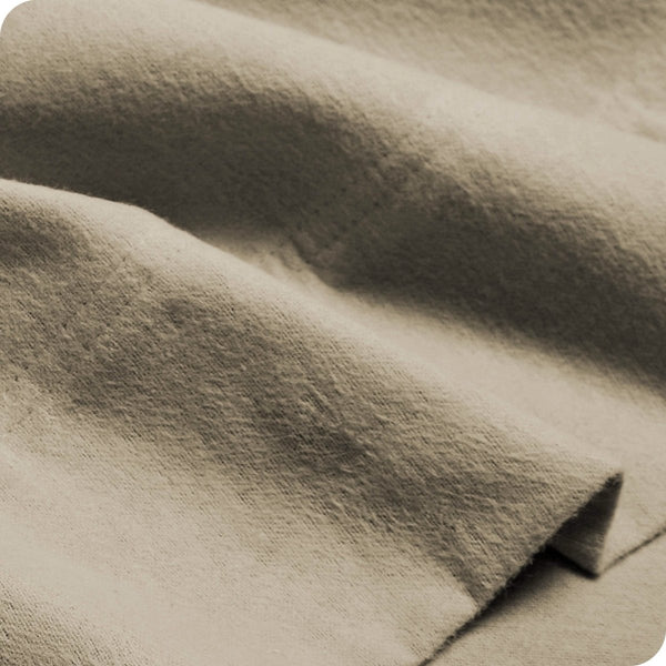 Close up of the organic flannel sheet set fabric