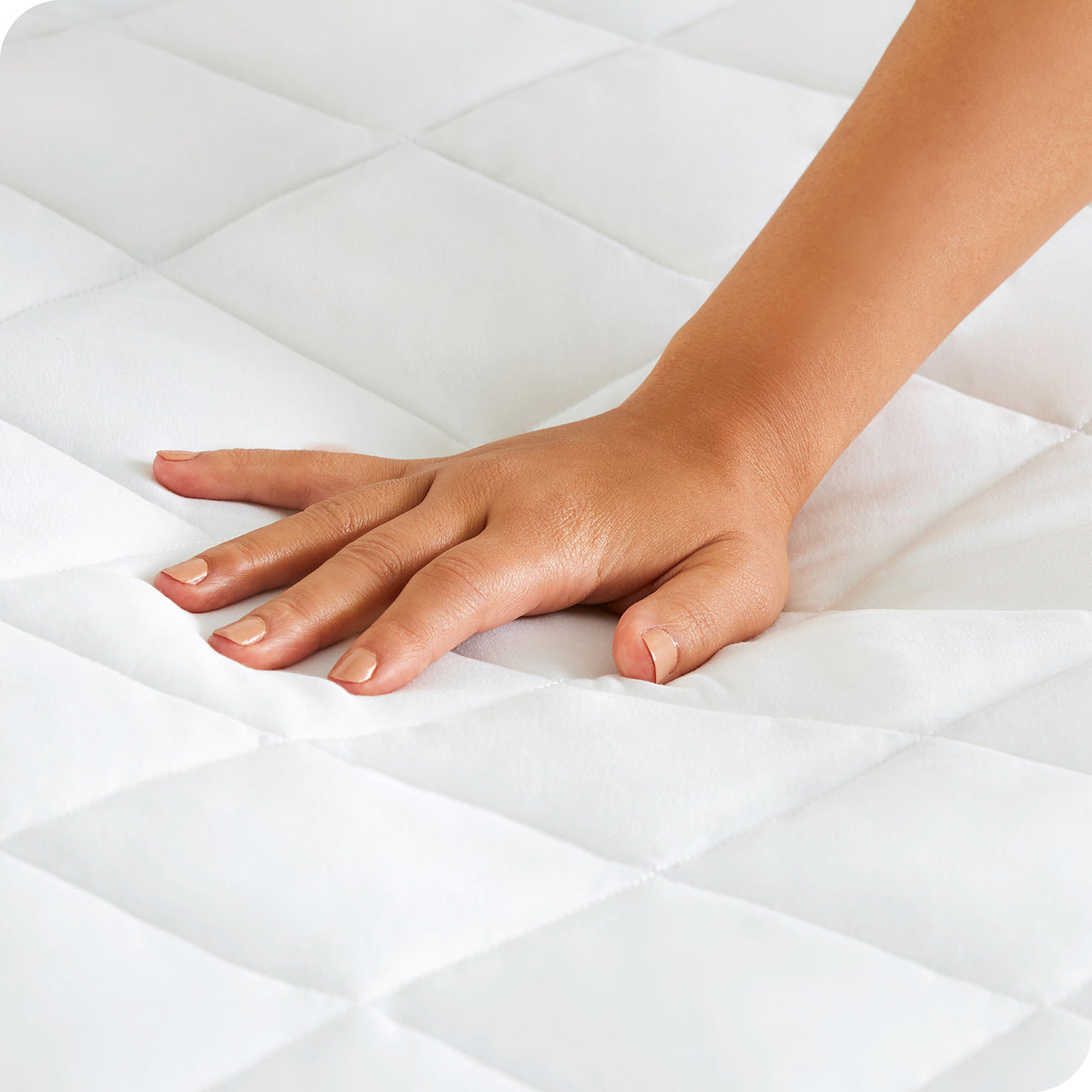 https://barehome.com/cdn/shop/products/quilted-mattress-pad-bare-home-3_1280x.jpg?v=1660324476